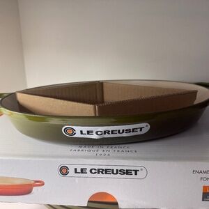 Le Creuset- Signature Oval Baker (olive green)
